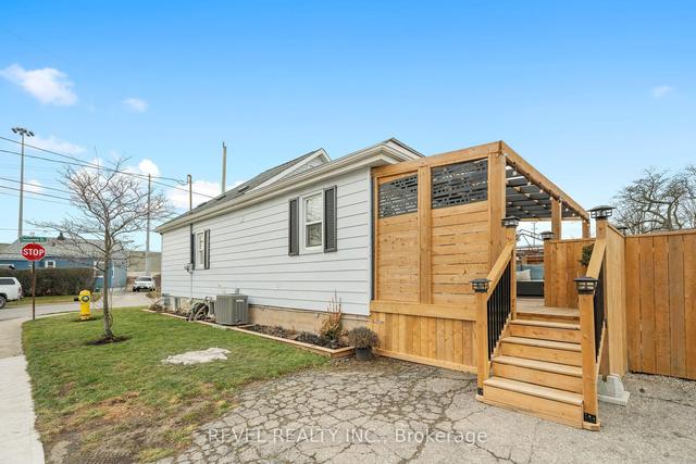 11 Delaware St, House detached with 2 bedrooms, 2 bathrooms and 2 parking in St. Catharines ON | Image 21