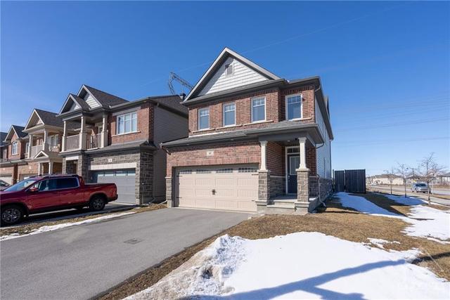 40 Tapadero Avenue, House detached with 4 bedrooms, 4 bathrooms and 4 parking in Ottawa ON | Image 1