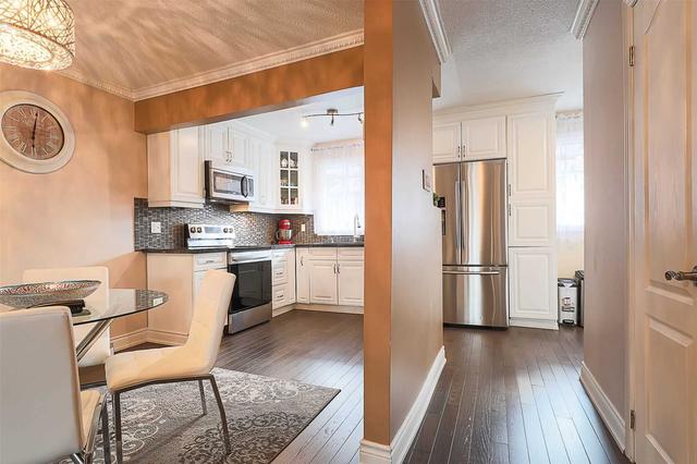 90 Permfield Path, Townhouse with 4 bedrooms, 2 bathrooms and 2 parking in Toronto ON | Image 2