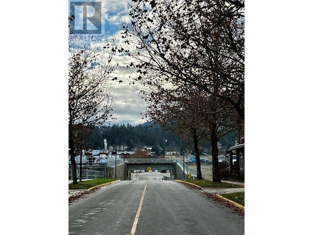 402 - 131 Harbourfront Drive Ne, Condo with 2 bedrooms, 2 bathrooms and 3 parking in Salmon Arm BC | Image 58