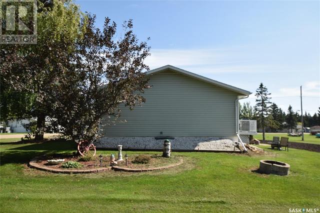 329 1st Avenue, House detached with 3 bedrooms, 3 bathrooms and null parking in St. Benedict SK | Image 5