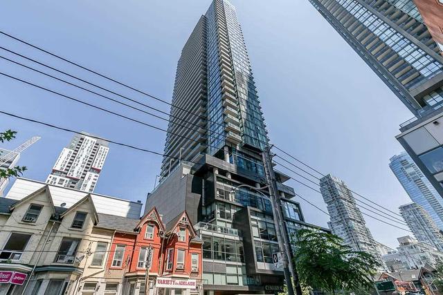 1501 - 290 Adelaide St W, Condo with 2 bedrooms, 1 bathrooms and 0 parking in Toronto ON | Image 1