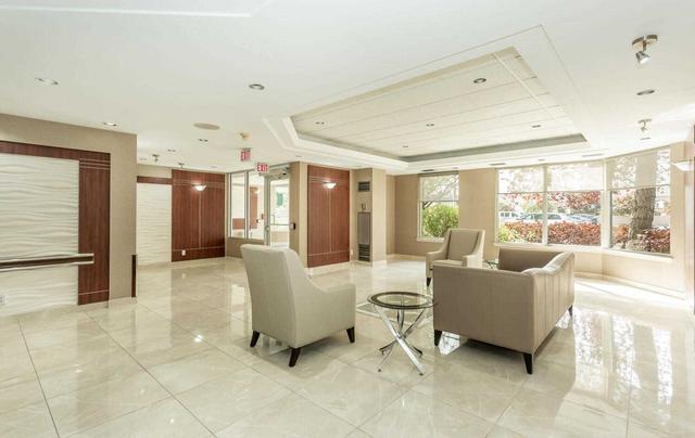 1704 - 135 Hillcrest Ave, Condo with 2 bedrooms, 2 bathrooms and 1 parking in Mississauga ON | Image 12