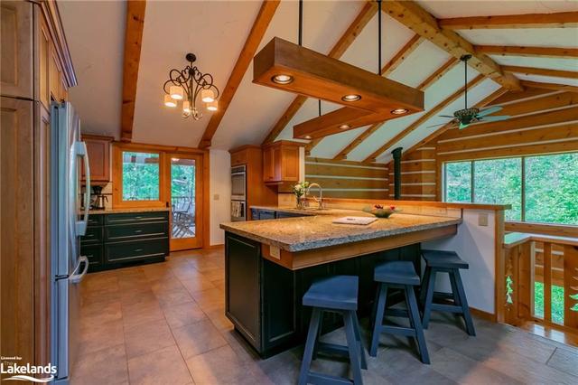 1030 Thompson Lane, House detached with 6 bedrooms, 3 bathrooms and 8 parking in Lake of Bays ON | Image 13