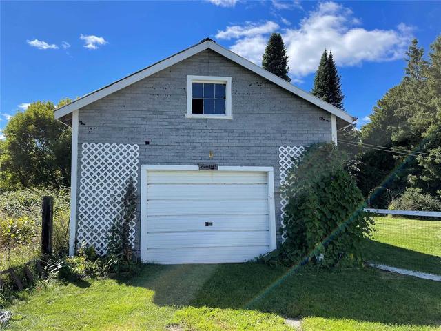 1863 Victoria Rd, House detached with 2 bedrooms, 1 bathrooms and 4 parking in Kawartha Lakes ON | Image 24