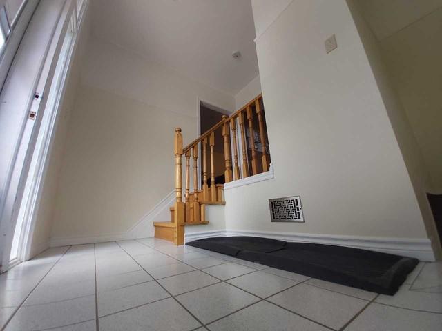 83 Budea Cres, House detached with 3 bedrooms, 2 bathrooms and 4 parking in Toronto ON | Image 7