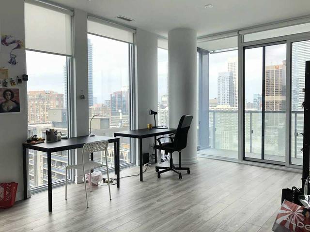 2509 - 28 Wellesley St E, Condo with 2 bedrooms, 1 bathrooms and 0 parking in Toronto ON | Image 3