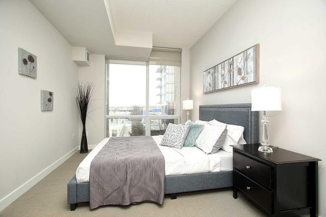 th6 - 33 Singer Crt, Townhouse with 2 bedrooms, 3 bathrooms and 1 parking in Toronto ON | Image 13
