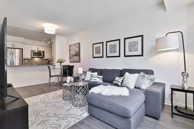504 - 35 Bastion St, Condo with 1 bedrooms, 2 bathrooms and 1 parking in Toronto ON | Image 2