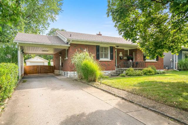 3 Marsten Dr, House detached with 3 bedrooms, 2 bathrooms and 6 parking in St. Catharines ON | Card Image