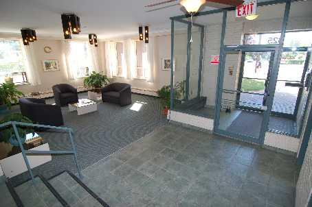707 - 825 Kennedy Rd, Condo with 2 bedrooms, 1 bathrooms and 1 parking in Toronto ON | Image 9