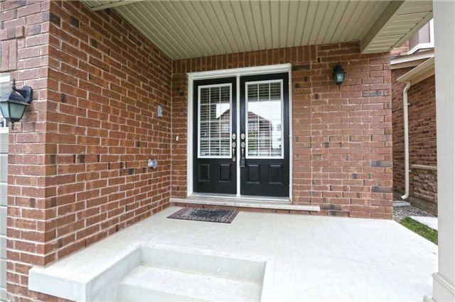 35 Miracle Tr, House detached with 4 bedrooms, 3 bathrooms and 2 parking in Brampton ON | Image 3
