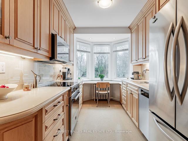 3 Otter Cres, House detached with 7 bedrooms, 4 bathrooms and 6 parking in Toronto ON | Image 9