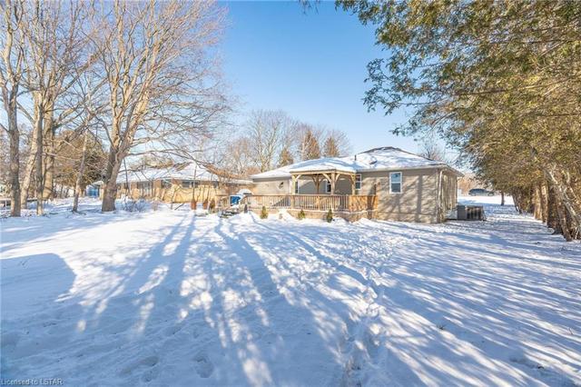 7261 Arkona Road, House detached with 2 bedrooms, 1 bathrooms and null parking in Lambton Shores ON | Image 23