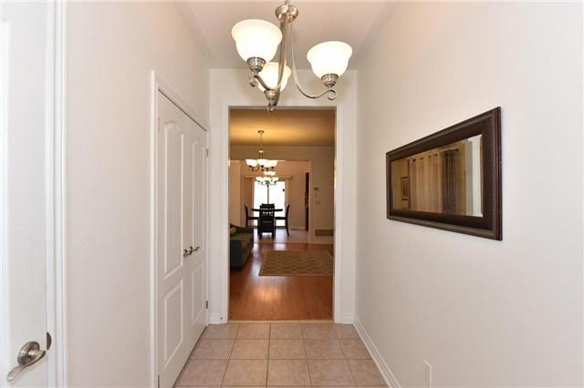 71 Pomell Tr, House semidetached with 3 bedrooms, 4 bathrooms and 2 parking in Brampton ON | Image 3