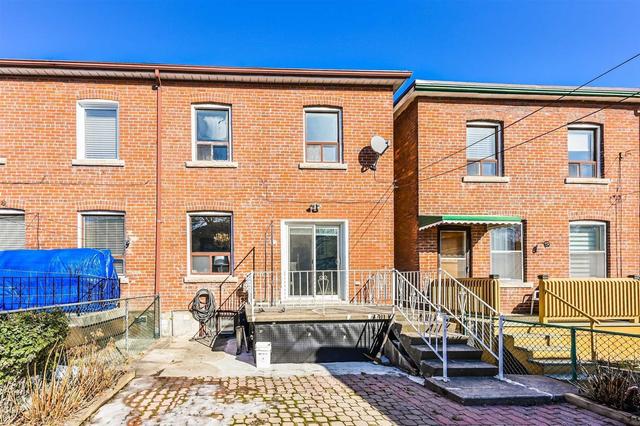137 Essex St, House semidetached with 4 bedrooms, 2 bathrooms and 2 parking in Toronto ON | Image 18