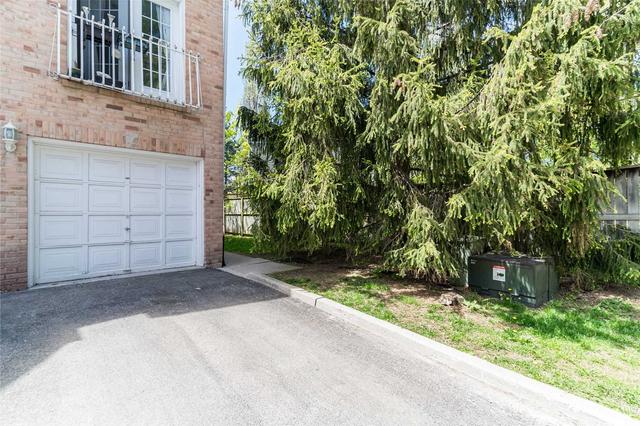 240 - 2075 Walkers Line, Townhouse with 2 bedrooms, 1 bathrooms and 2 parking in Burlington ON | Image 28