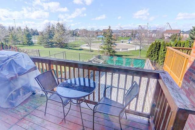 8 Pikake Crt, House attached with 3 bedrooms, 3 bathrooms and 3 parking in Vaughan ON | Image 10