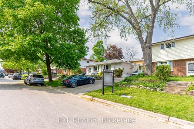 434 Maplewood Dr, House semidetached with 3 bedrooms, 2 bathrooms and 4 parking in Oshawa ON | Image 27