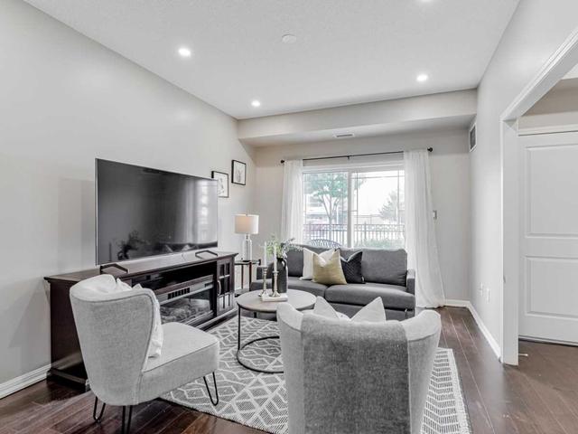 l03 - 1 Sidney Lane, Condo with 1 bedrooms, 1 bathrooms and 1 parking in Clarington ON | Image 3