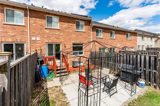 198 Albright Rd, House attached with 3 bedrooms, 4 bathrooms and 3 parking in Brampton ON | Image 32
