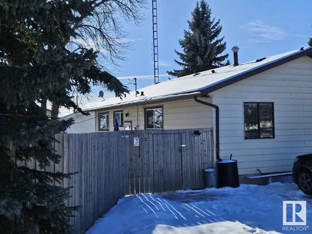 4907 44 St, House detached with 3 bedrooms, 1 bathrooms and null parking in Two Hills AB | Image 6