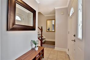3 - 2104 Marine Dr, Townhouse with 3 bedrooms, 4 bathrooms and 3 parking in Oakville ON | Image 2