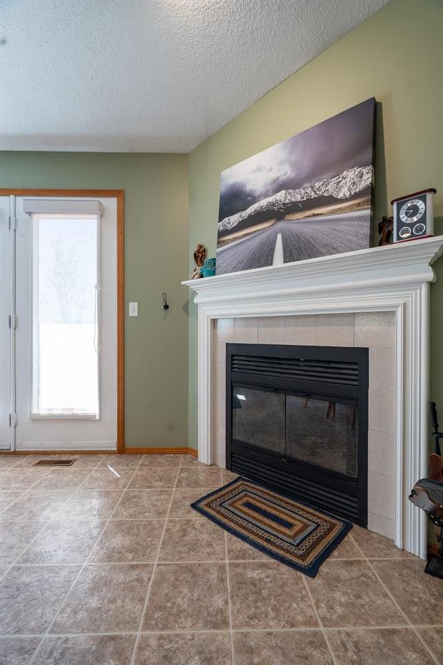 6 Pineview Road, House detached with 4 bedrooms, 3 bathrooms and 4 parking in Whitecourt AB | Image 5