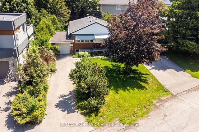 23 Appledale Rd, House detached with 3 bedrooms, 1 bathrooms and 4 parking in Toronto ON | Image 24