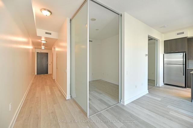 601 - 775 King St W, Condo with 2 bedrooms, 1 bathrooms and 1 parking in Toronto ON | Image 2