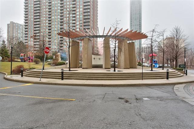 712 - 1 Elm Drive W, House attached with 1 bedrooms, 2 bathrooms and 1 parking in Mississauga ON | Image 2
