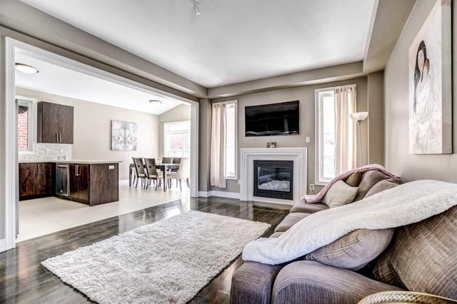 22 Rogers Tr, House detached with 3 bedrooms, 3 bathrooms and 2 parking in Bradford West Gwillimbury ON | Image 5