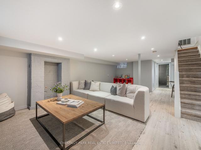 220 Ontario St, House attached with 3 bedrooms, 2 bathrooms and 1 parking in Toronto ON | Image 17