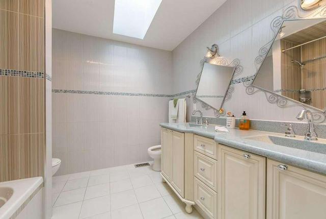875 St Clarens Ave, House detached with 3 bedrooms, 5 bathrooms and 4 parking in Toronto ON | Image 29