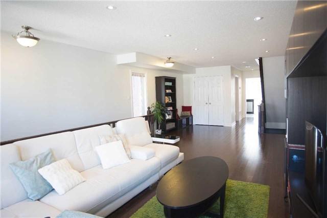 1041 Ellesmere Rd, House attached with 4 bedrooms, 4 bathrooms and 1 parking in Toronto ON | Image 3