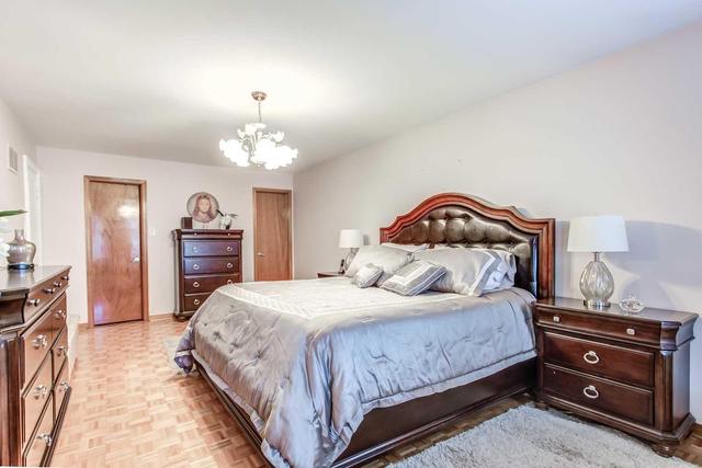 258 Gracefield Ave, House detached with 4 bedrooms, 4 bathrooms and 4 parking in Toronto ON | Image 12