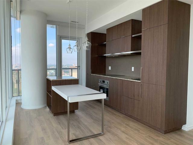 3608 - 197 Yonge St, Condo with 3 bedrooms, 2 bathrooms and 1 parking in Toronto ON | Image 1