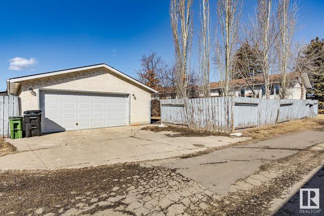 8707 31 Av Nw, House detached with 4 bedrooms, 2 bathrooms and 4 parking in Edmonton AB | Image 38