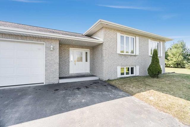 4559 5th Sdrd, House detached with 2 bedrooms, 3 bathrooms and 8 parking in Essa ON | Image 20