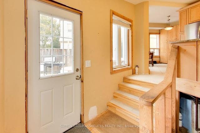86 Kenwood Ave, House detached with 2 bedrooms, 2 bathrooms and 2 parking in Toronto ON | Image 10