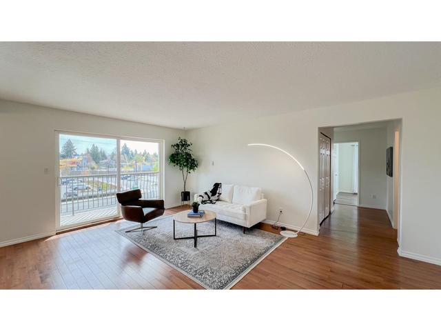 302 - 3043 270 Street, Condo with 3 bedrooms, 2 bathrooms and 1 parking in Langley BC | Image 3
