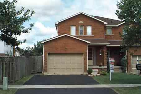 80 Dutch Cres, House attached with 3 bedrooms, 3 bathrooms and 4 parking in Brampton ON | Image 1
