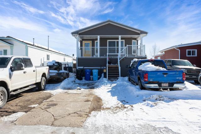 216 Clausen Cresent, House detached with 5 bedrooms, 3 bathrooms and 3 parking in Wood Buffalo AB | Image 1