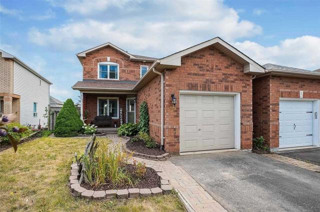 57 Churchland Dr, House attached with 3 bedrooms, 2 bathrooms and 2 parking in Barrie ON | Image 1