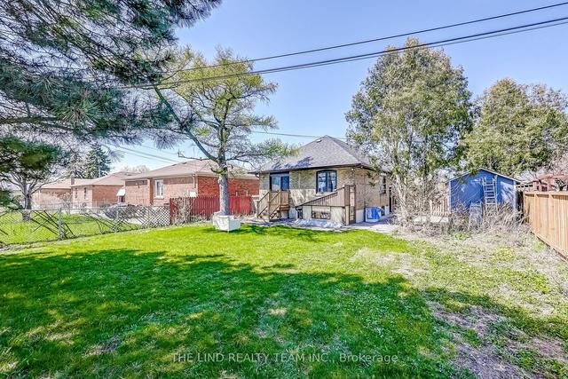 127 Rustic Rd, House detached with 3 bedrooms, 3 bathrooms and 4 parking in Toronto ON | Image 29
