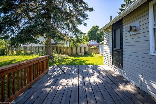 4973 Beach Road, House detached with 2 bedrooms, 1 bathrooms and 4 parking in Port Colborne ON | Image 7