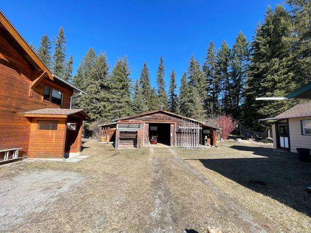 4561 Barleben Road, House detached with 2 bedrooms, 1 bathrooms and null parking in East Kootenay E BC | Image 27