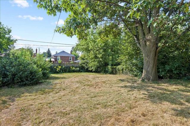 31 Flintridge Rd, House detached with 3 bedrooms, 1 bathrooms and 2 parking in Toronto ON | Image 5