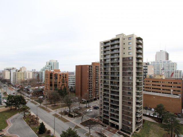 1013 - 70 Roehampton Ave, Condo with 2 bedrooms, 2 bathrooms and 1 parking in Toronto ON | Image 19