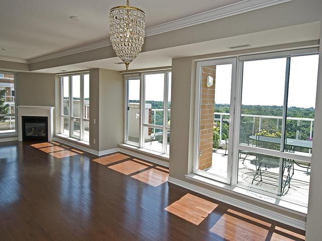 lph 7 - 40 Old Mill Rd, Condo with 2 bedrooms, 3 bathrooms and null parking in Oakville ON | Image 4